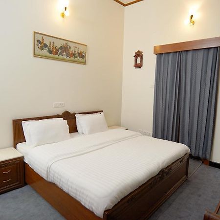 Bed and Breakfast The Edgeworth Шімла Екстер'єр фото