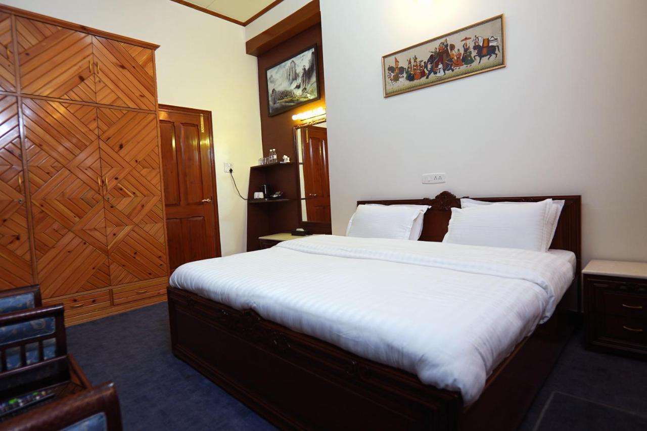 Bed and Breakfast The Edgeworth Шімла Екстер'єр фото