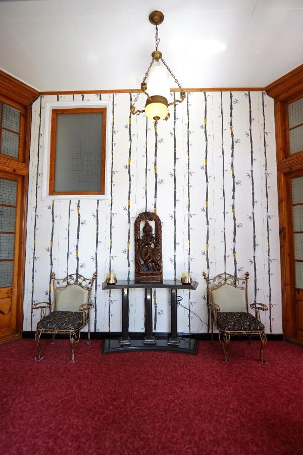 Bed and Breakfast The Edgeworth Шімла Екстер'єр фото